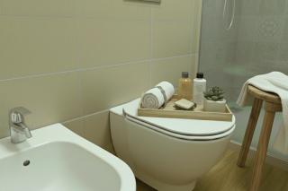Convenient Tram Apartment with WiFi for 4-Person Stay - 8