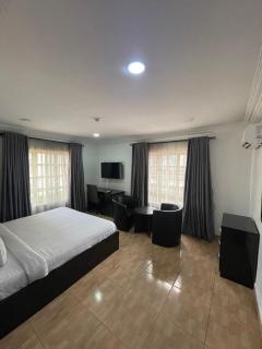 Noahs Ark Hotel & Suites - 2