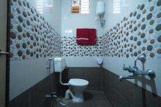 2BHK 101 in the heart of Hyd AIG, continental IKEA - 8