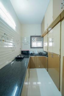 2BHK 101 in the heart of Hyd AIG, continental IKEA - 7