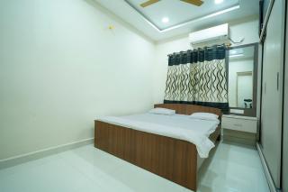 2BHK 101 in the heart of Hyd AIG, continental IKEA - 6