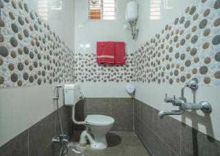 2BHK 101 in the heart of Hyd AIG, continental IKEA - 5