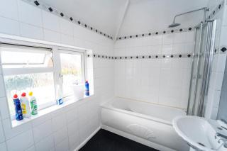 5 Guests - Pet Friendly - 3 Bedroom House - 7