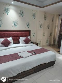 Hotel Banke Bihari Stays - 5