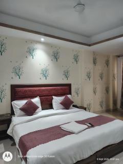Hotel Banke Bihari Stays - 4