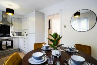 3-Bed House, Sleeps 5,Bedford - 3