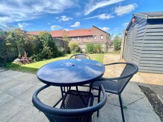 4 Bedroom House in Milton Keynes - 6