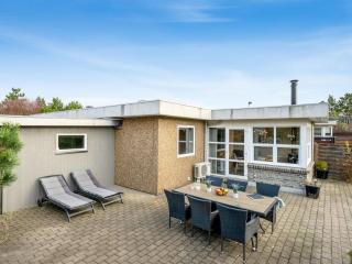 Holiday Home Geert - 900m from the sea by Interhome - 6