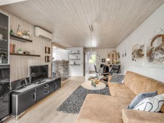 Holiday Home Geert - 900m from the sea by Interhome - 6
