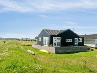 Holiday Home Dory - 30m from the sea by Interhome - 2