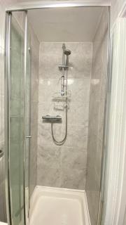Spacious 1 Bedroom near central London Kings Cross walking to Arnos Grove Tube, Alexandra Palace, Euston - 1