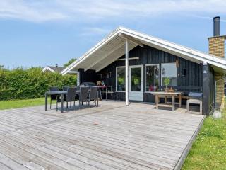 Holiday Home Guthmund - 400m from the sea by Interhome - 5