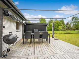 Holiday Home Ginie - 600m from the sea by Interhome - 1