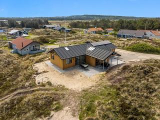 Holiday Home Helga - 650m from the sea by Interhome - 4