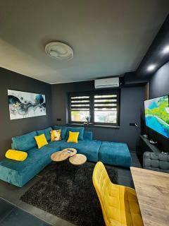 Moonlight Downtown Apartment - 2