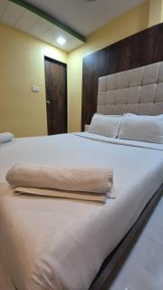 Hotel Avone Near T2 International Airport Mumbai - 1