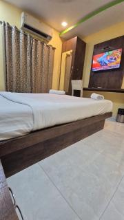 Hotel Avone Near T2 International Airport Mumbai - 2