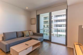 F5 Mascot 3 Bedroom Split Level Elegant Apartment - 8