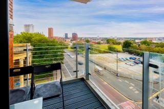 Stylish 2BED 2BATH Apartment- Sleeps 6, Free Parking, Neflix, Disney - 4