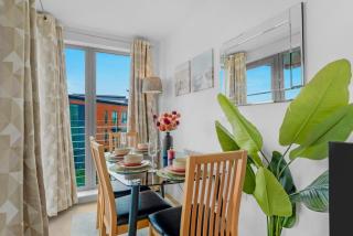 Stylish 2BED 2BATH Apartment- Sleeps 6, Free Parking, Neflix, Disney - 5