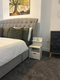 Modern Minimalist Spacious 3br Blyth Home - 9