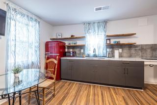 Charming Apartment Mins To Airport & Downtown - 2