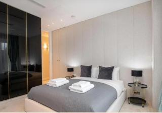 Luxurious Riverside Living - 5