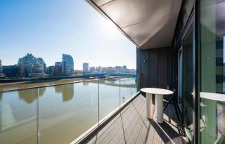 Luxurious Riverside Living - 3