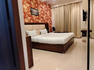 Hotel Golden Crown - 7