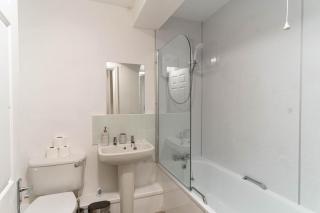 Modern 1 Bed Harbour-side Apartment in Whitehaven - 7