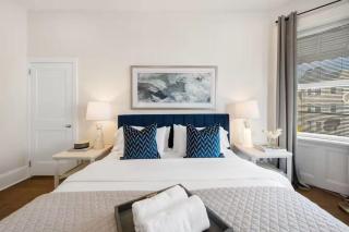 Cozy Jersey City Retreat with Mins to Manhattan plus WiFi and Workspace - 3