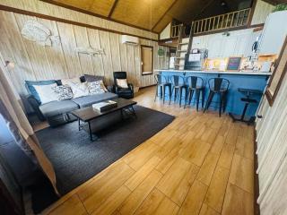Twin Cabin Pet Friendly Fenced Lake Guntersville - 3