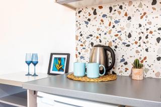Downtown Studio - Cozy, Kitchen & Easy Access - 5