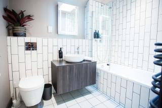 Luxury 2 Bedroom Apartment in Northern Quarter - 3