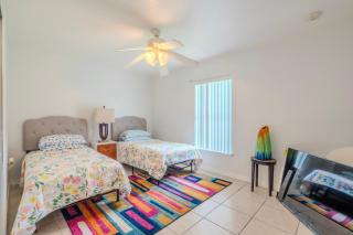 Flint and Kingscrest, LLC - Private Rooms in Shared Home - 7