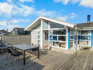 Holiday Home Amila - 10m from the sea by Interhome - 4