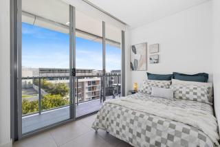 Family Penthouse Apt Lvl 13 with 2 Carparks at Airport - 3