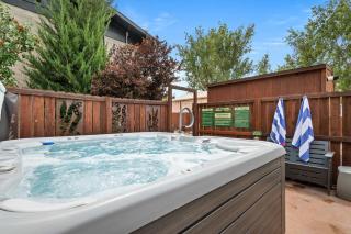 Downtown Cozy Home Base - Purple Sage 5 - 6