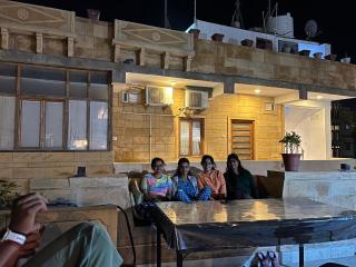 Desert Cow Guesthouse - opp fort - 5