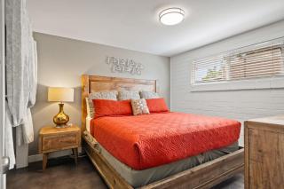 Downtown Cozy Home Base - Purple Sage 6 - 8