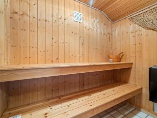 Holiday Home Hennrik - 240m from the sea by Interhome - 1