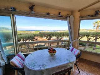 Piscine, climatisation, à 200 m des plages, idéal vacances en famille - 9