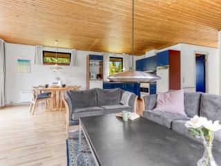 Holiday Home Ognen - 800m from the sea by Interhome - 2