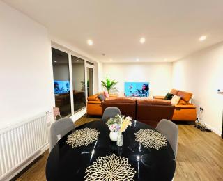 Reduced price - NewBuilt 3 Large Bedroom in Dartford City Center - 0