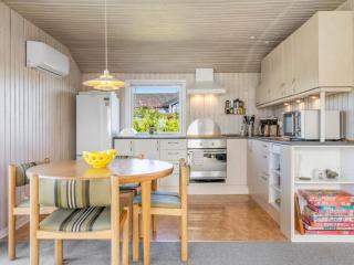 Holiday Home Raymond - 175m from the sea by Interhome - 1