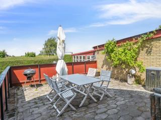 Apartment Lacey - 4km from the sea by Interhome - 5