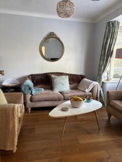 Number 78 Boutique M56 Junction 12 located 5 minutes drive from Frodsham Continental breakfast Included Entire accommodation comprises of a Large double bedroom & a lounge with double sofa bed with sky tv & a bathroom with a free standing bath and shower - 3