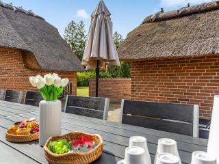 Holiday Home Tara - 900m from the sea by Interhome - 1