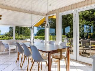 Holiday Home Ephra - 150m from the sea by Interhome - 2