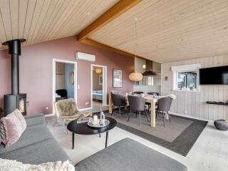 Holiday Home Effie - 500m from the sea by Interhome - 3